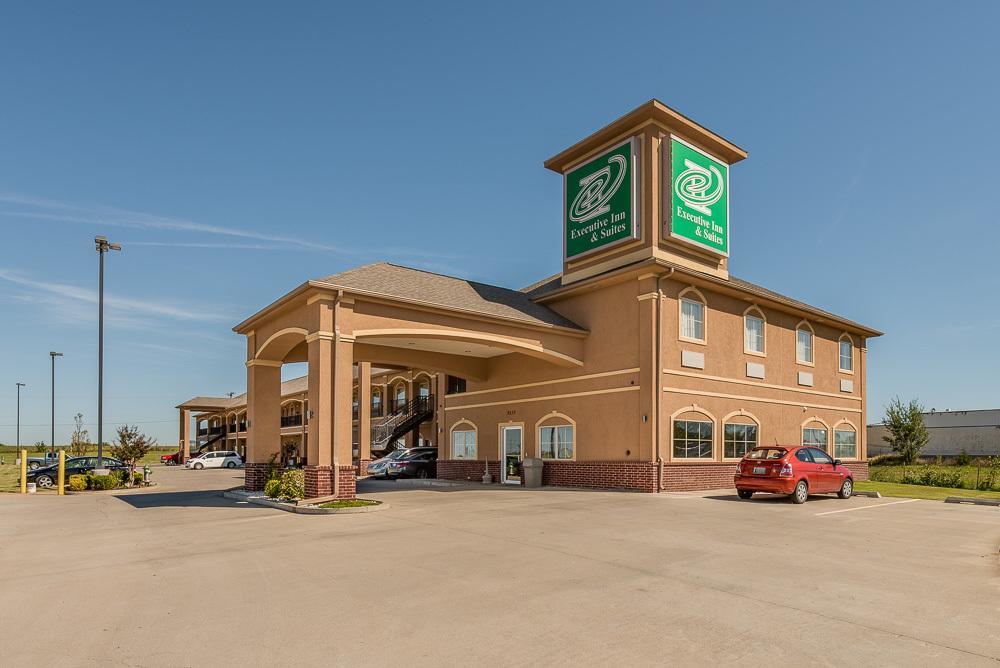 Executive Inn & Suites Cushing Exterior foto