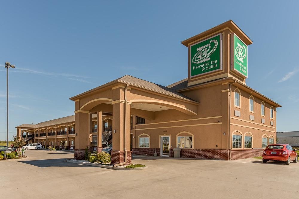 Executive Inn & Suites Cushing Exterior foto